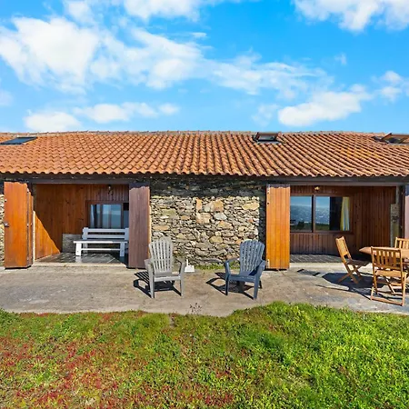 Nyaraló Moana Beachfront Fisherman House - Ocean View Near Porto *