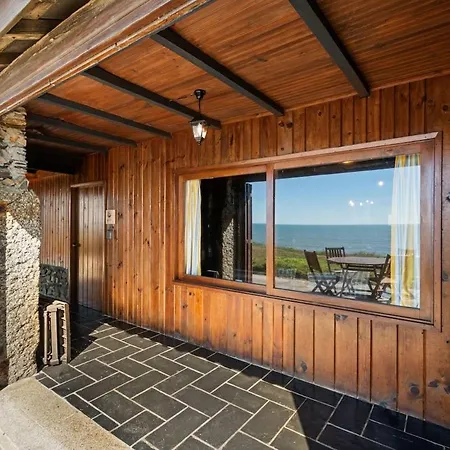 Nyaraló Moana Beachfront Fisherman House - Ocean View Near Porto *